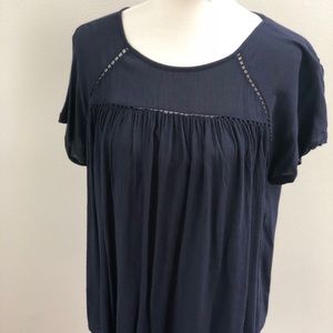 LOFT • short sleeve tee w small cutouts in navy